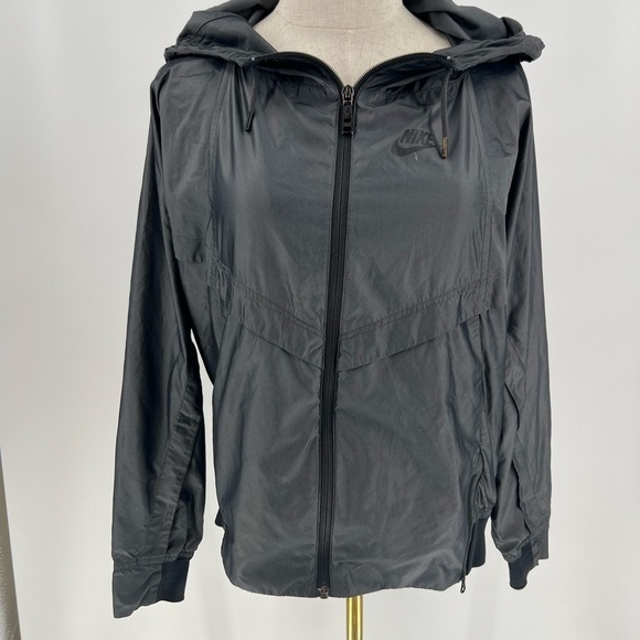 NIKE Women's Woven T2 Jacket in Deep Pewter - Picture 4 of 11
